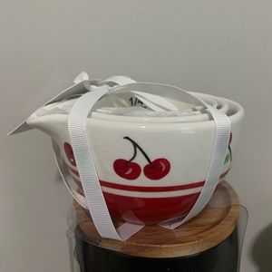 Cherry measuring cups set of 4